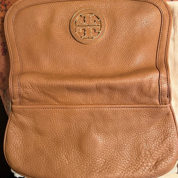 Tory Burch 2 in 1 Tan Leather Bag w Gold Accents. Cross body bag & clutch - Picture 16 of 16